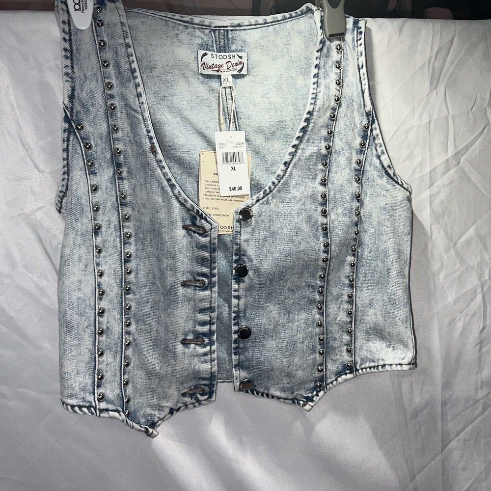 Vest Women's Blue Denim  xl silver Embellishment western stylish sexy‎ nwt 73